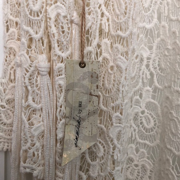 Gimmicks by BKE Cream Cardigan NWT Size M - Picture 8 of 8